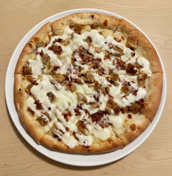 Chicken Bacon Ranch Pizza (Medium).